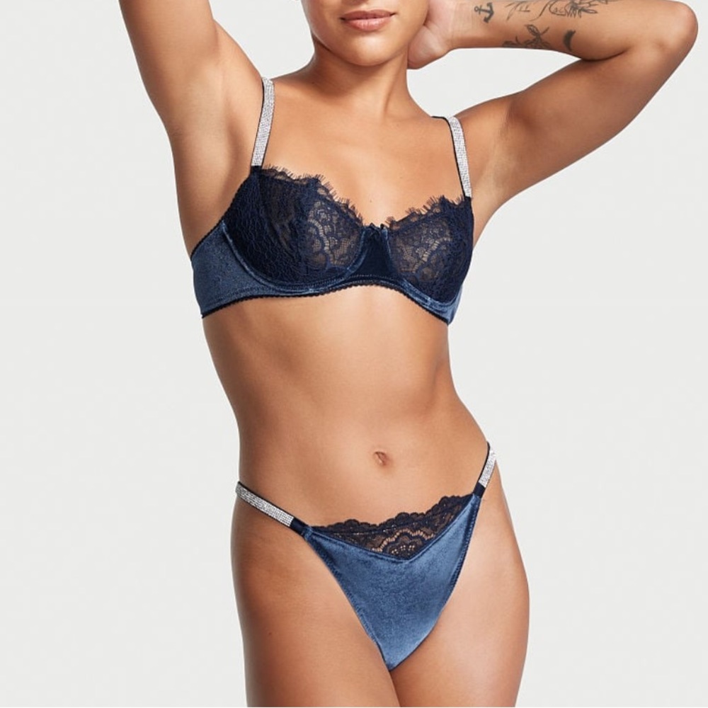 Victorias Secret ANGELS Lace & Velvet Shine Strap Rhinestone V-String thong navy - Picture 5 of 11